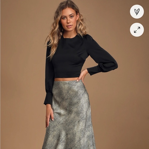 Sultry Looks Black Satin Balloon Sleeve Backless Top - Picture 4 of 5